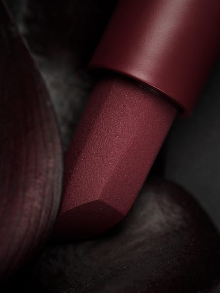 Cosmetic retouch sample